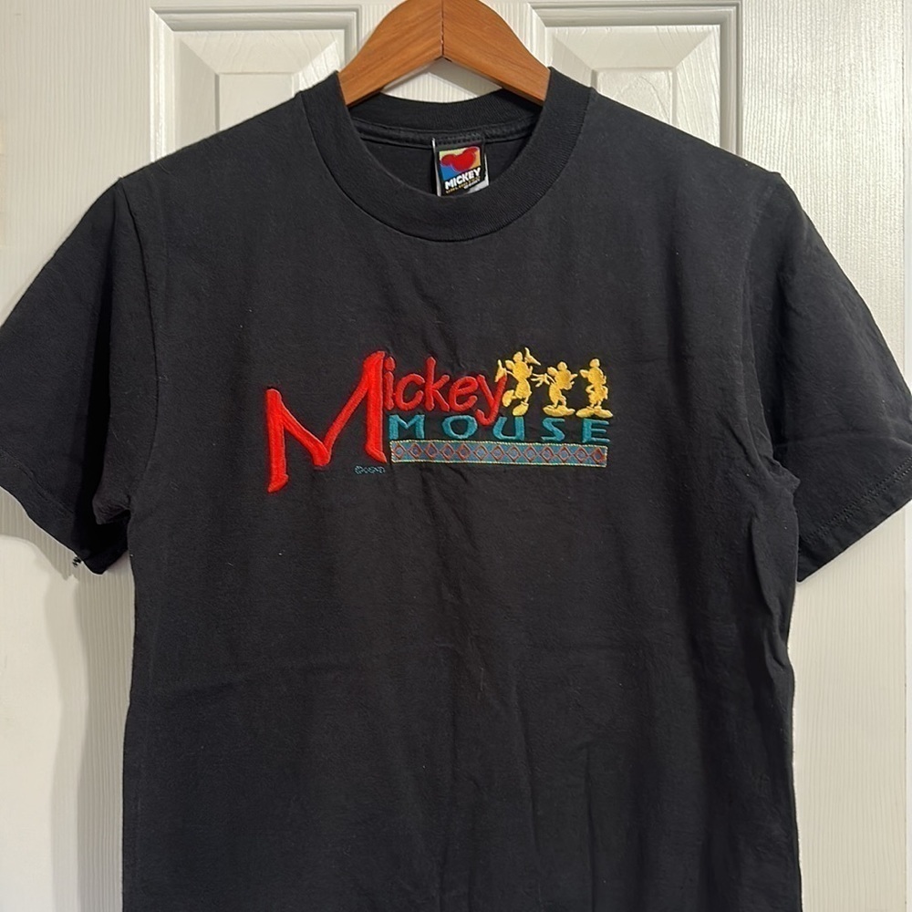 Vintage 90’s Mickey Mouse black embroidered Disney tee shirt